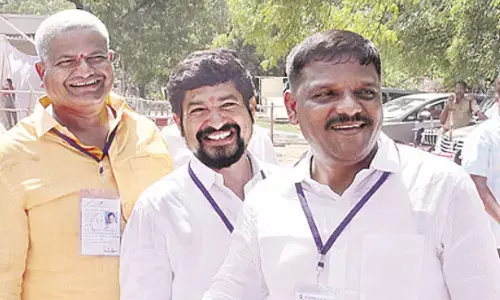 Telangana :  తీన్మార్ మల్లన్న ముందంజ.. రెండో ప్లేస్ బీఆర్ఎస్ దే