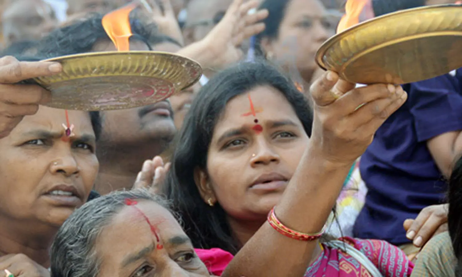 Tirumala : ఎంతసేపు వేచి ఉన్నా.. కానరేవమయ్యా వెంకటేశా
