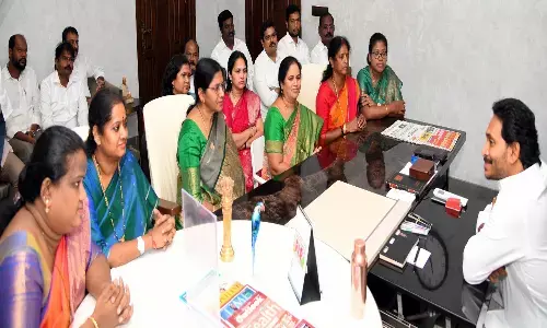 Ys Jagan : జగన్ రాజకీయాలను వదిలేసి హిమాలయాలకు వెళదామనుకున్నారా? నిజమెంత?