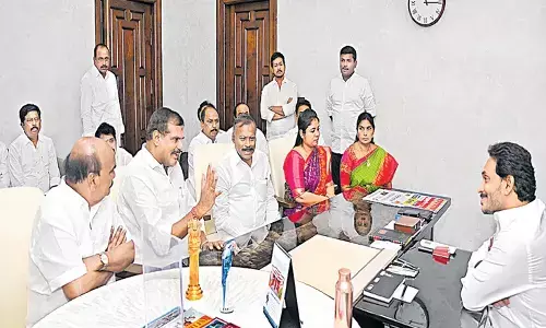 YSRCP : నేటి నుంచి  వైసీపీ కీలక సమావేశాలు.. నేతలతో జగన్