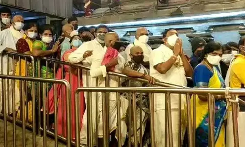 Tirumala : తిరుమల తిరుపతి వెంకటేశా.. కనిపించవేమయ్యా?