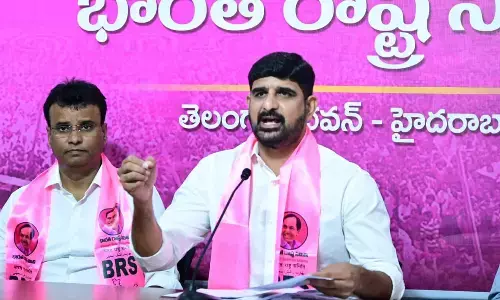 BRS : మంత్రి పొన్నంపై పాడి కౌశిక్ రెడ్డి తీవ్ర విమర్శలు.. కోట్లు సంపాదిస్తున్నారంటూ?