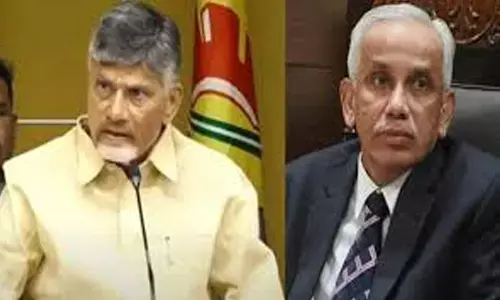 రాజ్‌భవన్ కు చంద్రబాబు.. గవర్నర్ తో భేటీ