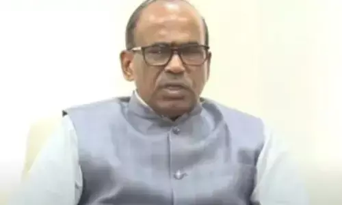 కేసీఆర్ కు నోటీసులు... జూన్ 15వ తేదీ వరకూ డెడ్ లైన్