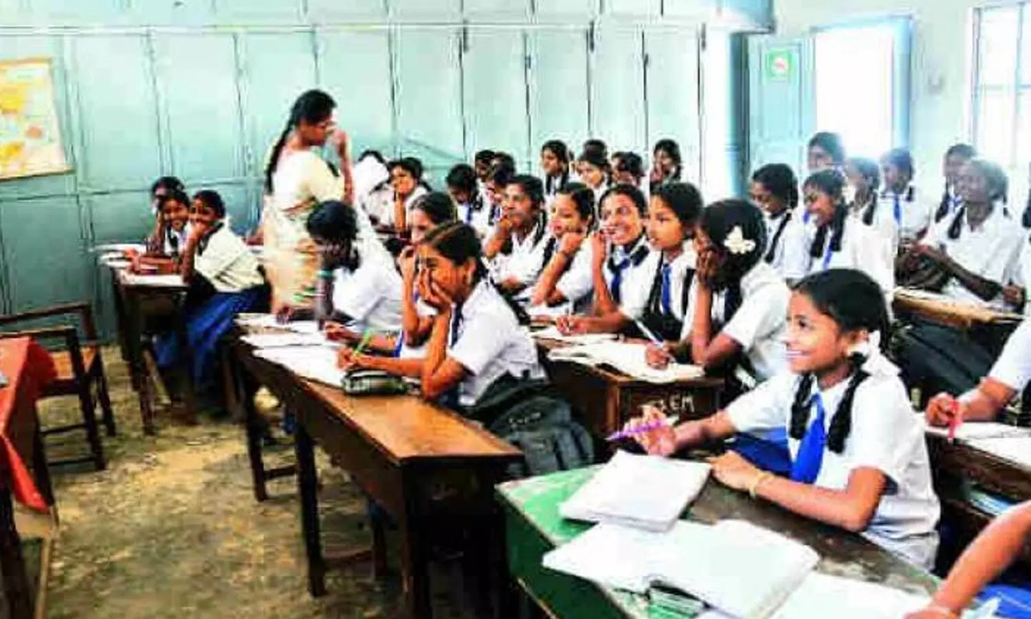 Telangana : ఇంకా సీఎం కేసీఆర్ అట.. విద్యాశాఖ వింత పోకడ.. ప్రభుత్వం సీరియస్