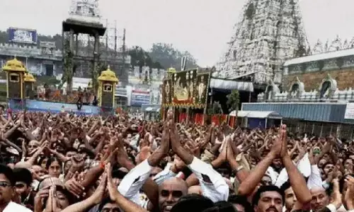 Tirumala : ఏడుకొండల వాడా.. వెంకటరమణా.. గోవిందా.. గోవిందా