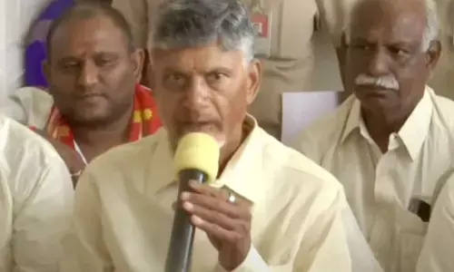 Chandrababu : తిరుమలలో వారికి స్ట్రయిట్ గా వార్నింగ్ పంపిన చంద్రబాబు