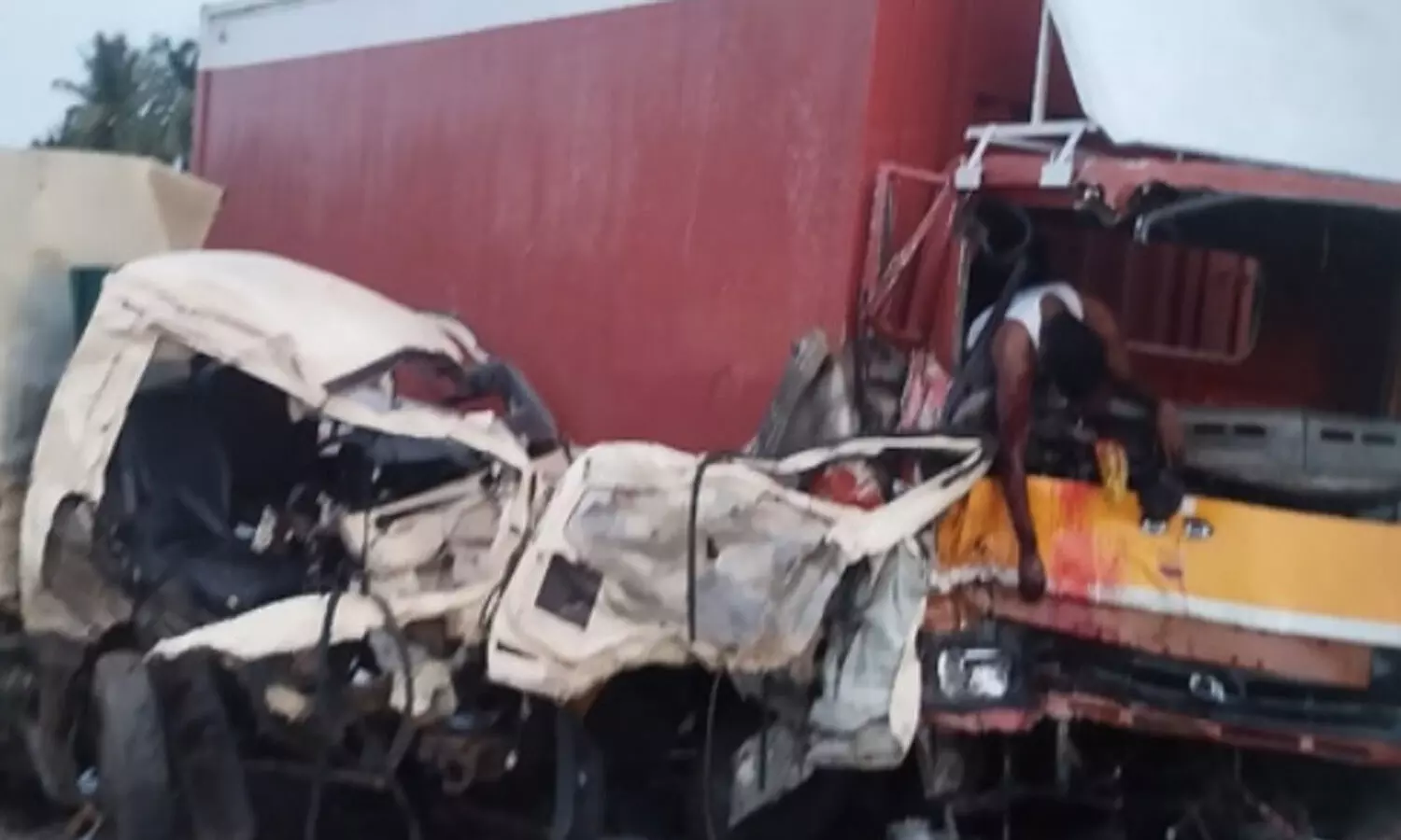 Road Accident : ఏపీలో ఘోర రోడ్డు ప్రమాదం.. ఆరుగురు మృతి