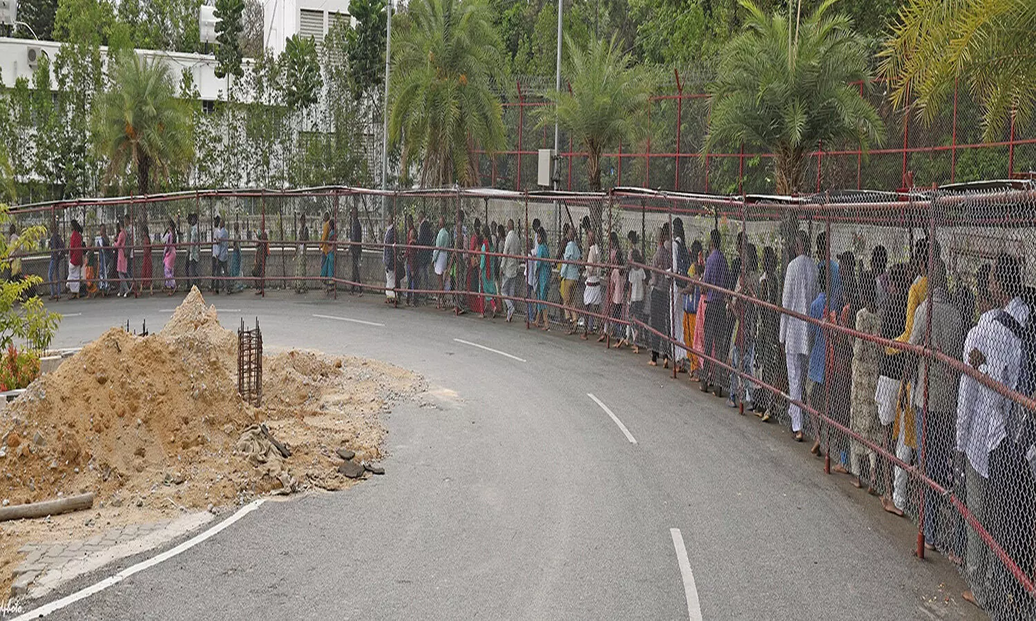 Tirumala : గోవిందా.. క్యూ లైన్ లోకి వెళితే.. ఒకటిన్నర రోజు ఉండాల్సిందేనా?