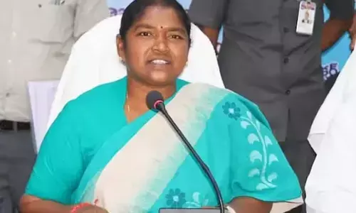 Telangana : మహిళలకు గుడ్ న్యూస్ చెప్పిన మంత్రి సీతక్క