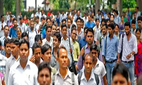 గ్రూప్‌-2 మెయిన్ పరీక్ష వాయిదా వేయండి