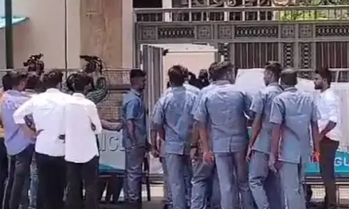 Ys Jagan : తాడేపల్లిలో జగన్ ఇంటికి ప్రయివేటు సెక్యూరిటీ