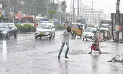 Hyderabad : హైదరాబాద్ లో దంచికొట్టిన వర్షం.. హై అలెర్ట్ ప్రకటించిన అధికారులు