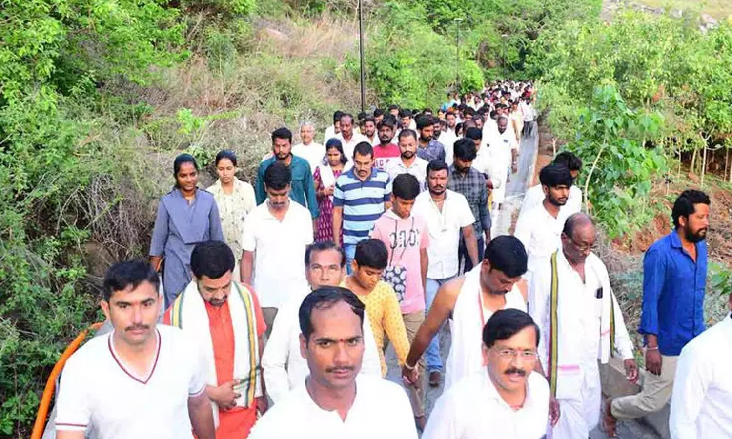 Yadadri : యాదాద్రిలో గిరిప్రదిక్షిణ ప్రారంభం