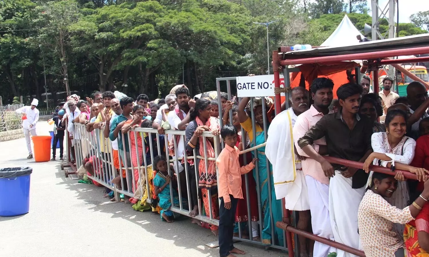 Tirumala : అనాధ రక్షకా.. దర్శనం కష‌్టం.. ఆదాయం ఘనం