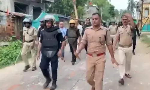 రెండు తెగల మధ్య ఘర్షణ.. కర్ఫ్యూ విధింపు