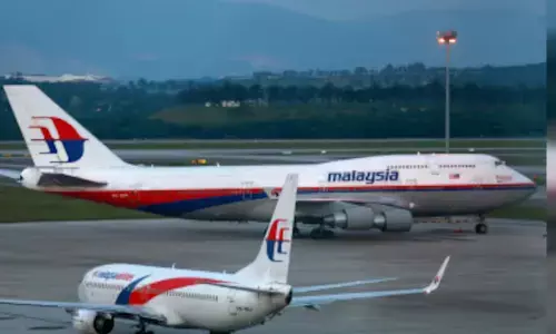 సాంకేతిక లోపంతో నిలిచిపోయిన విమానం