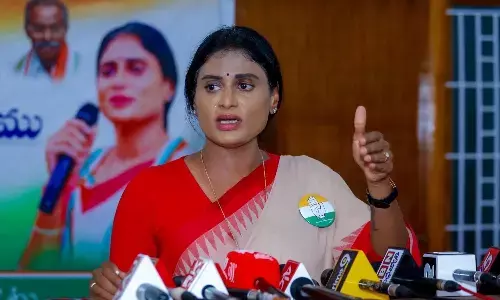 రుషికొండ ప్యాలెస్ పై షర్మిల హాట్ కామెంట్స్