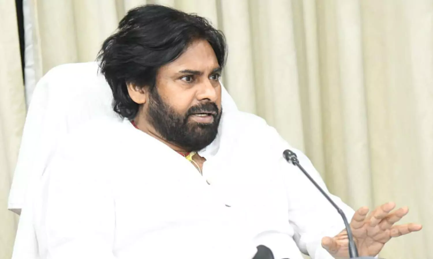 Pawan Kalyan : అధికారులపై పవన్ సీరియస్.. వెంటనే నివేదిక ఇవ్వాలంటూ?