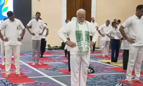 యోగా తో మనసుకు ప్రశాంతం : నరేంద్ర మోదీ