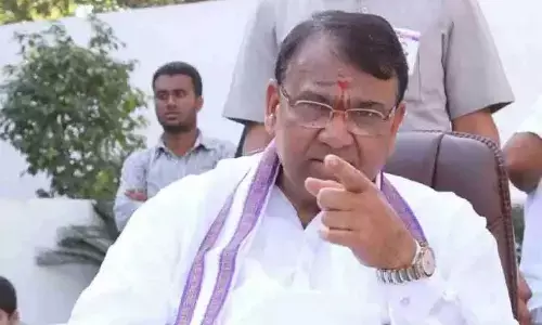 Breaking : పోచారంంతో భేటీ అయిన రేవంత్ రెడ్డి
