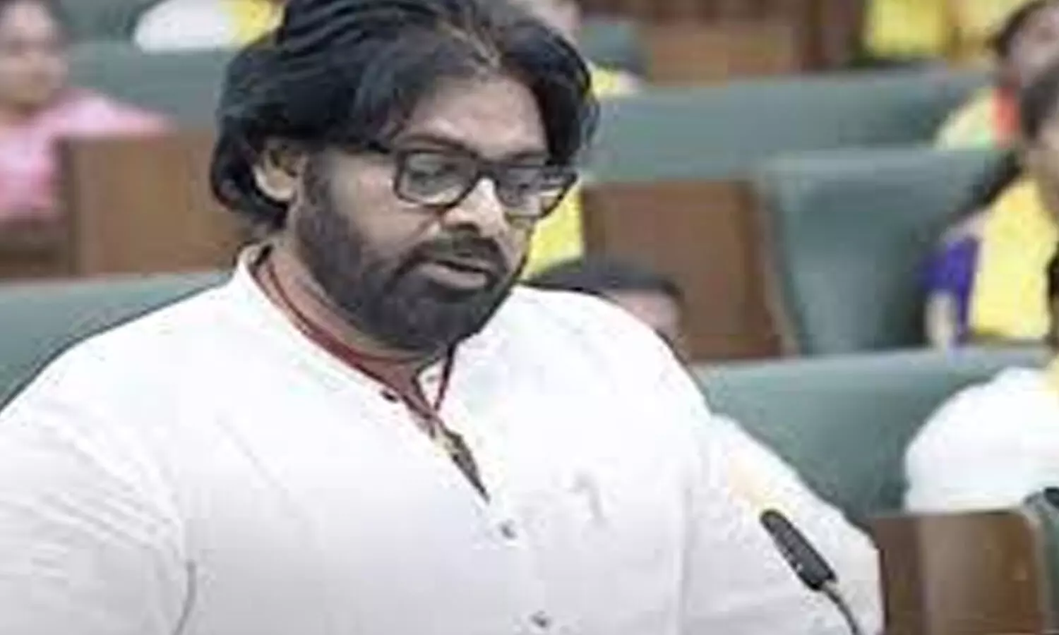 వైసీపీ పై సెటైర్లు వేసిన పవన్