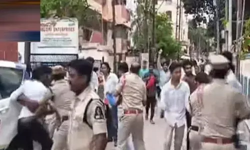 కిషన్ రెడ్డి ఇంటి వద్ద ఉద్రిక్తత.. నీట్ పరీక్ష రద్దు చేయాలంటూ