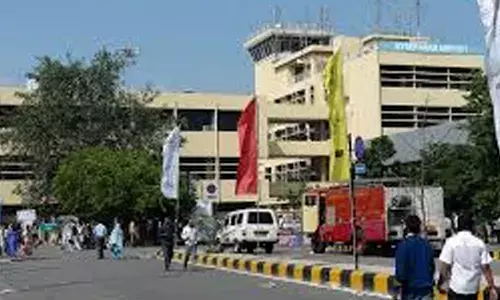 బేగంపేట ఎయిర్‌పోర్టుకు బాంబు బెదిరింపు.. తనీఖీలు చేయగా?