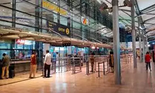 శంషాబాద్ ఎయిర్‌పోర్టుకు బంగారాన్ని ఎలా తీసుకొచ్చాడంటే? వీడి తెలవి తెల్లారిపోనూ