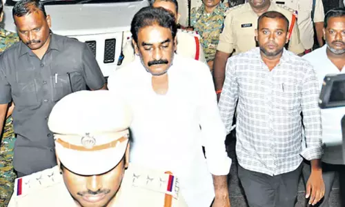 Pinnelli : జైలుకు తీసుకెళుతుండగా పిన్నెల్లి ఏం చేశారో తెలుసా?