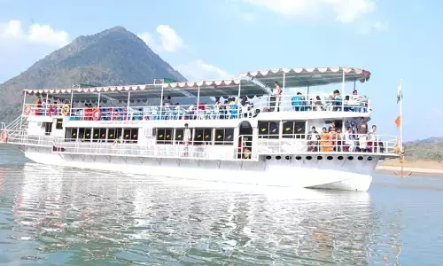 పాపికొండల విహారయాత్ర నిలిపివేత