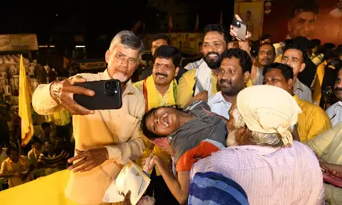 Pension : తొలి పింఛను అందుకున్న ఫర్వీన్