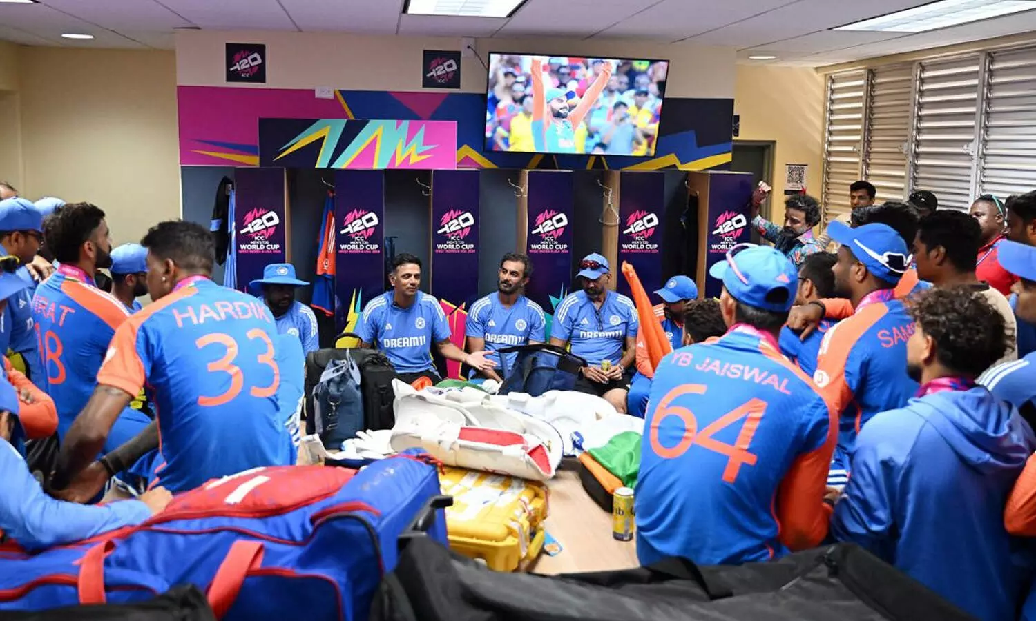 Team India : వరల్డ్ కప్ గెలిచిన రాత్రి టీం ఇండియా ఆటగాళ్లు ఏం చేశారో తెలుసా?