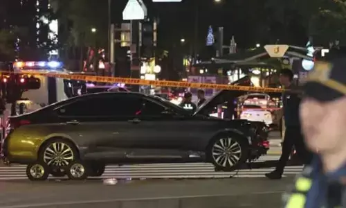 Road Accident :  ఢీకొట్టిన కారు.. 9 మంది స్పాట్ డెడ్