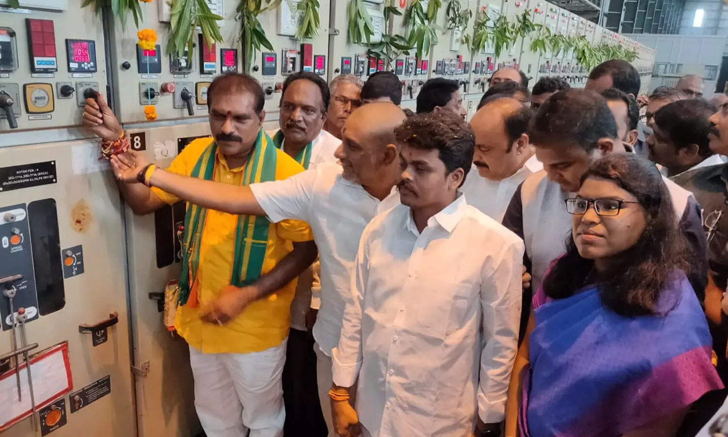 పట్టిసీమ నుంచి నీరు విడుదల