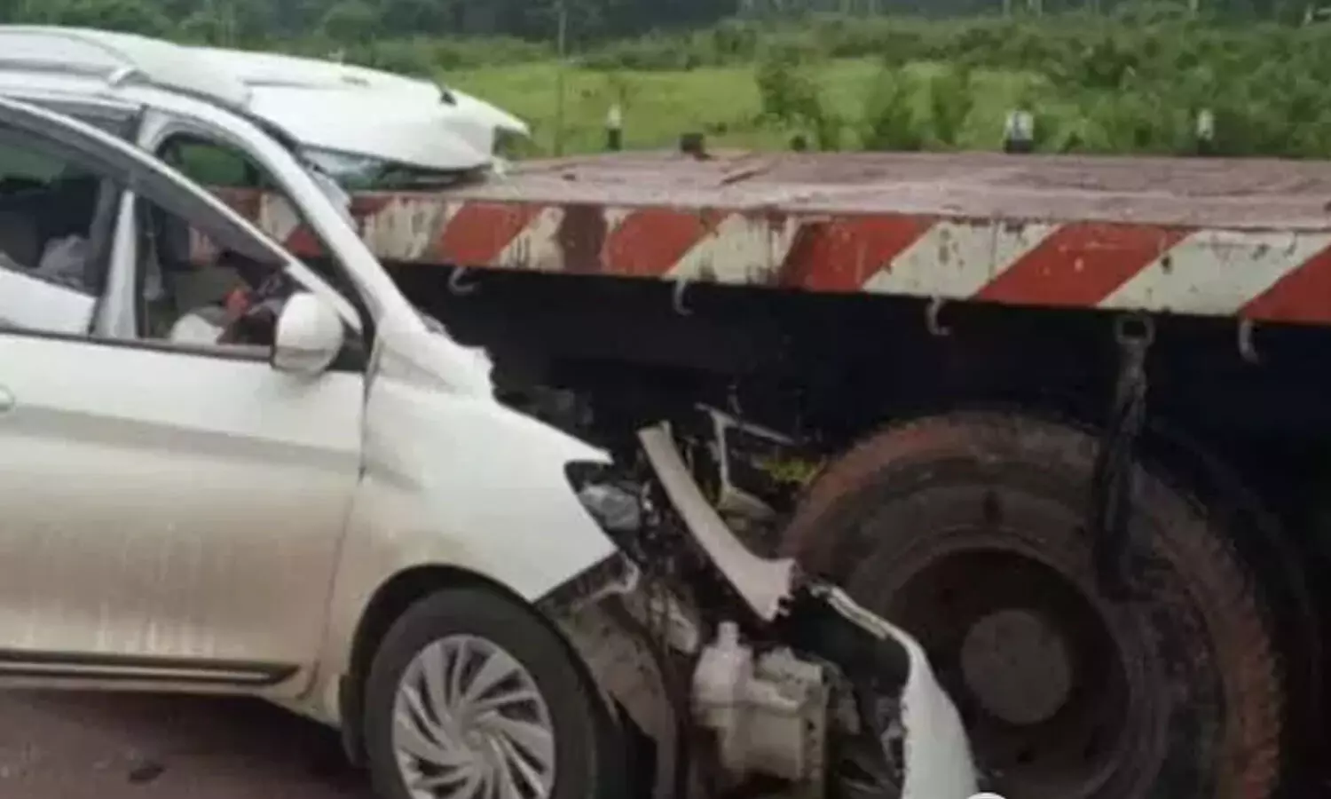 Road Accident : ఏపీలో ఘోర రోడ్డు ప్రమాదం .. నలుగురు స్పాట్ డెడ్
