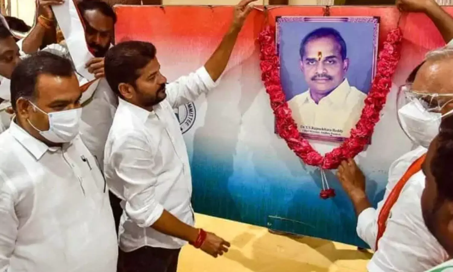 రాహుల్ గాంధీని పీఎం చేసేవారే వైఎస్ రాజశేఖర్ రెడ్డికి అసలైన వారసులట