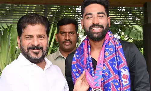 సిరాజ్ కు భారీ గిఫ్ట్ ఇచ్చిన తెలంగాణ సీఎం