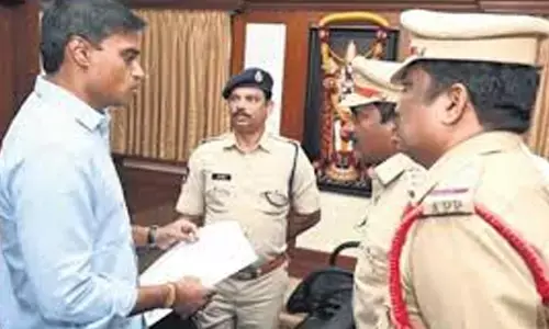 పుంగనూరులో టెన్షన్.. టీడీపీ కార్యకర్తల రాళ్లదాడి