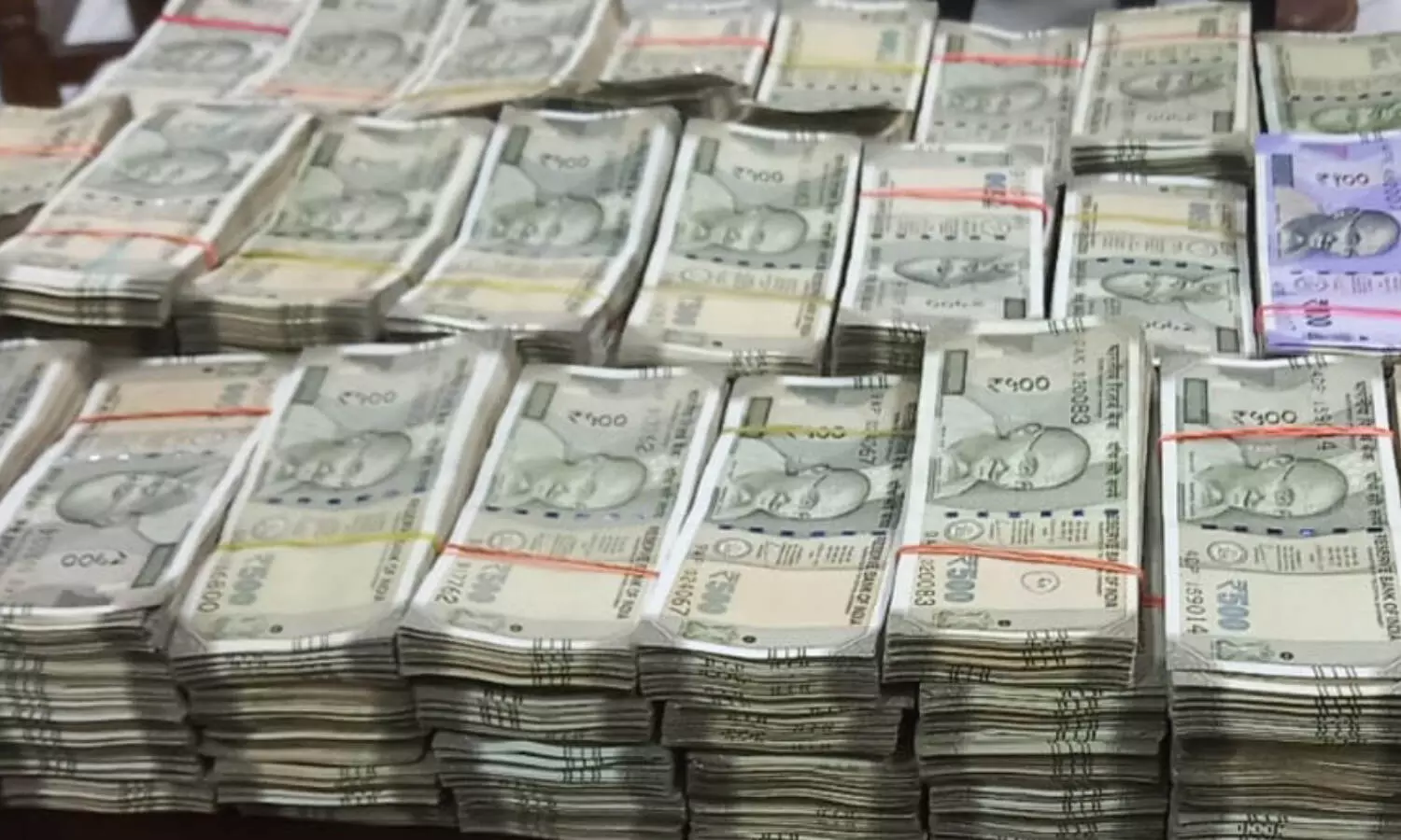 77 ఏళ్ల మహిళ నుండి 1.2 కోట్లు ఎలా కొట్టేశారో తెలుసా?