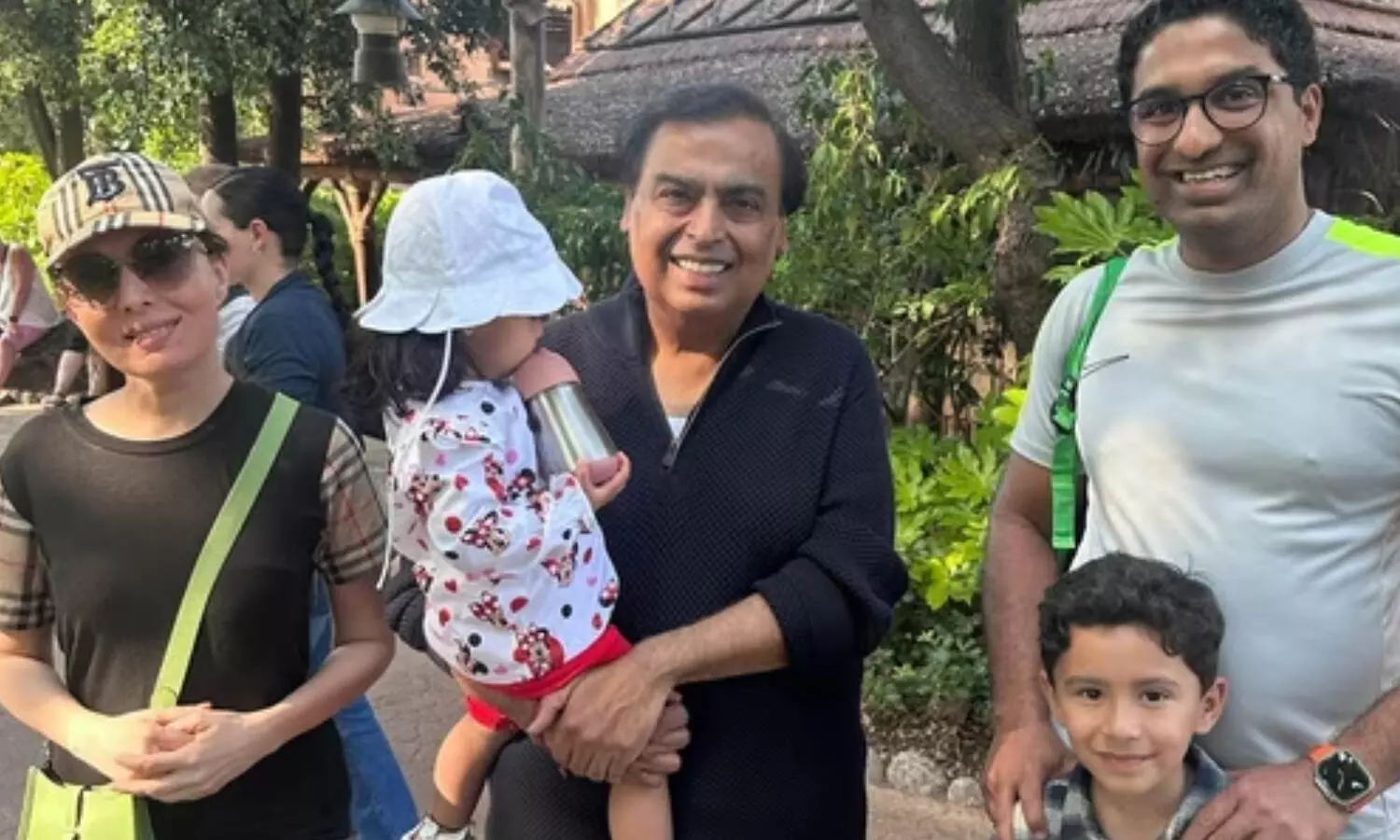 Mukesh Ambani: ముకేశ్ అంబానీతో పాకిస్థాన్ పొలిటీషియన్ ఫోటో