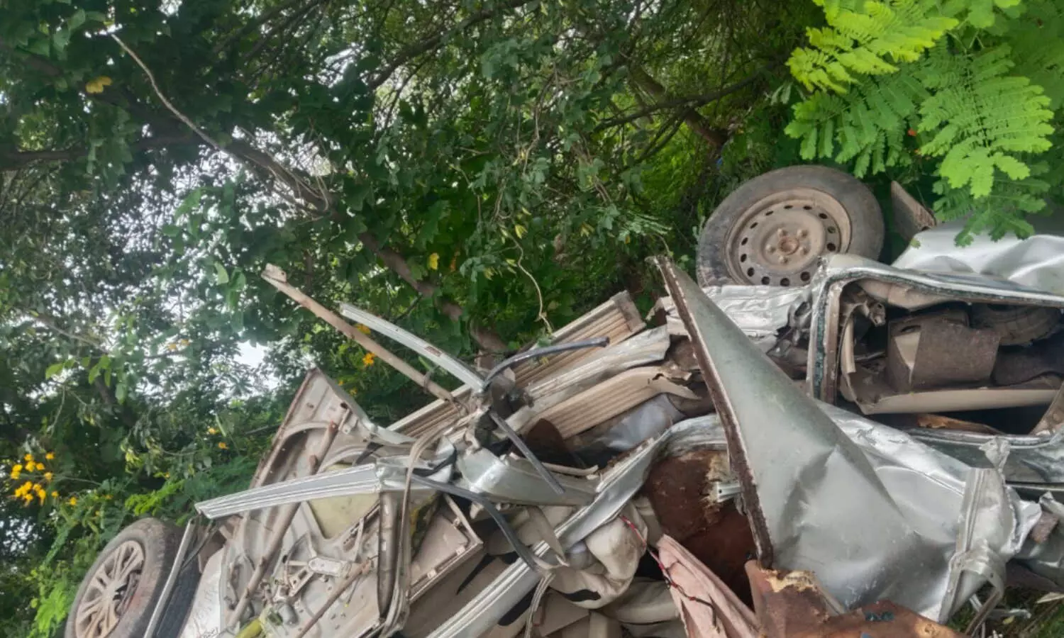 Road Accident: శామీర్ పేటలో ఘోర రోడ్డు ప్రమాదం