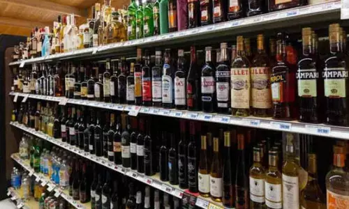 Hyderabad: మద్యం బాబులకు షాక్.. 2 రోజులు చుక్క దొరకదు