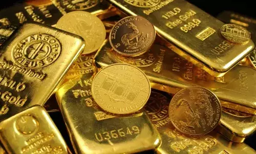 Gold Robbery: బ్యాగులో నాలుగు కిలోల బంగారం.. బస్సులో పెట్టేసి టీ కోసం దిగాడు