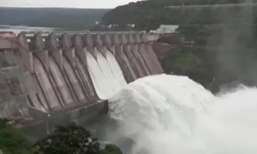 flood water,  continues,  reservoir, srisailam flood water, flood water continues to srisailam reservoir, What is the water level in Srisailam Dam today?