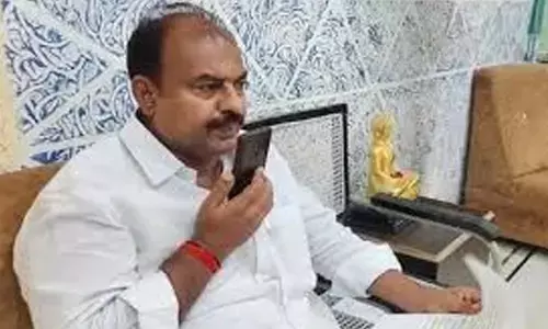 బండ్ల కృష్ణమోహన్ రెడ్డితో మంత్రి జూపల్లి భేటీ