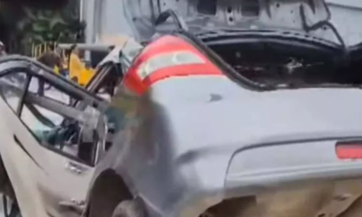 Road Accident :  ఓవర్ స్పీడ్  యువకుడి ప్రాణం తీసింది