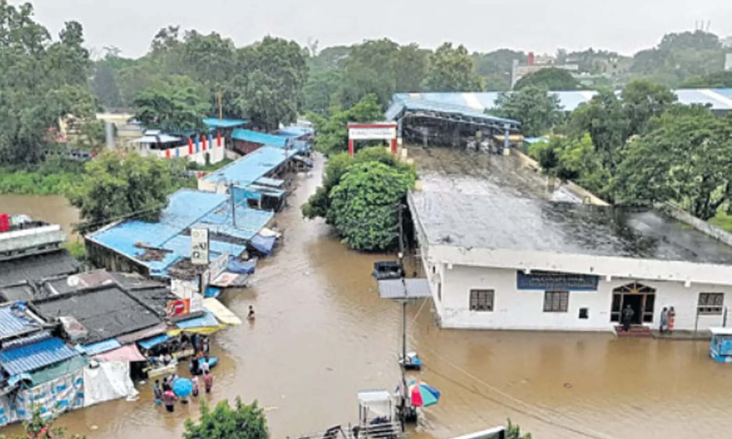 bhadrachalam,  heavy rain, submerged,  drains