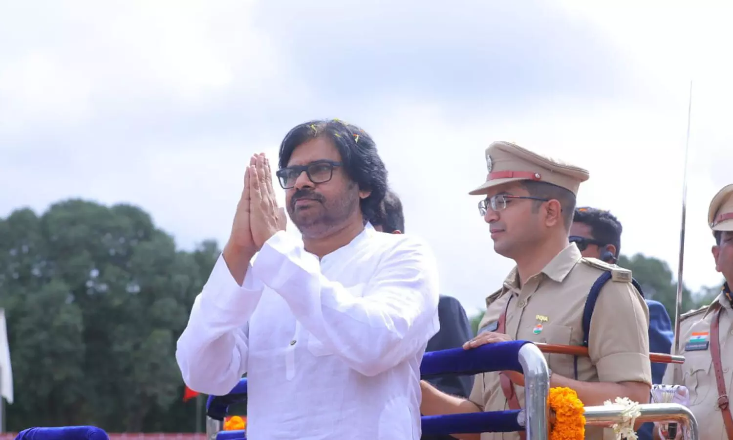 pawan kalyan,  deputy chief minister, national flag,  kakinada district