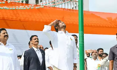 ys jagan, ycp chief, independence day, tadepalli